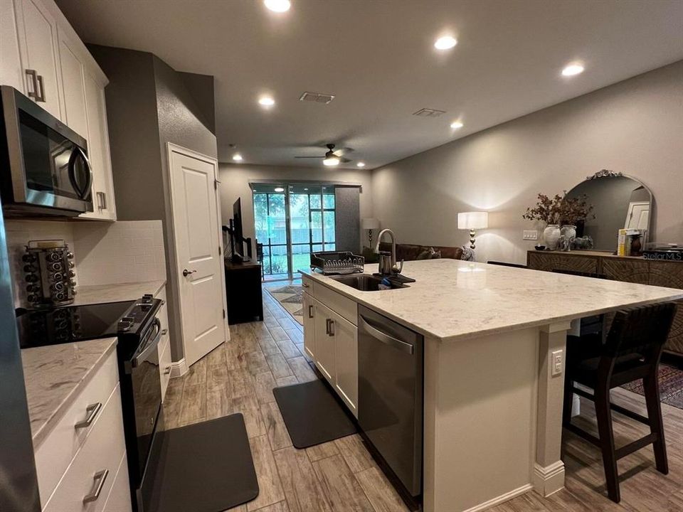 待售: $435,000 (3 贝兹, 2 浴室, 1667 平方英尺)