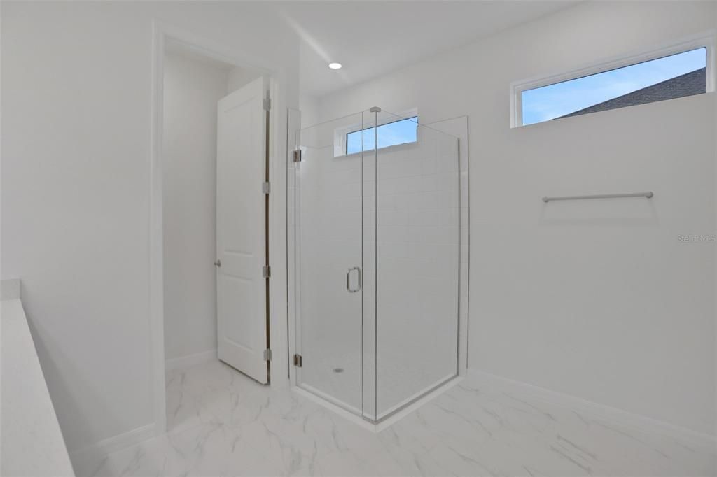 En Venta: $619,900 (6 camas, 3 baños, 3550 Pies cuadrados)