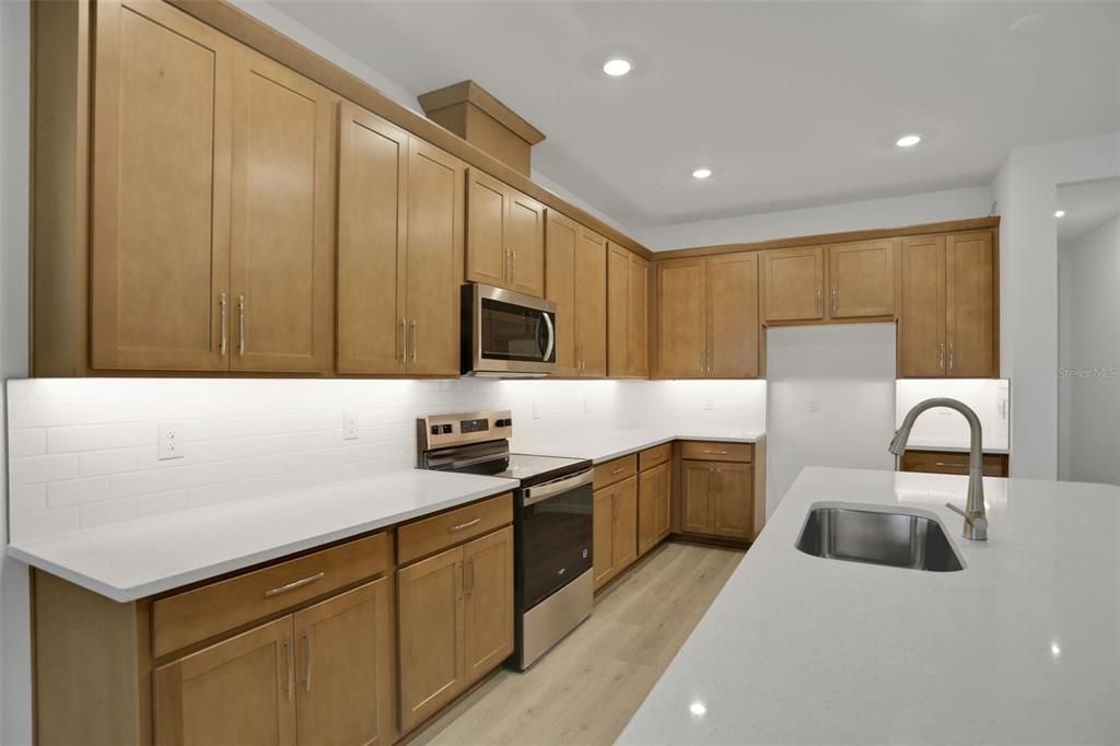 En Venta: $619,900 (6 camas, 3 baños, 3550 Pies cuadrados)