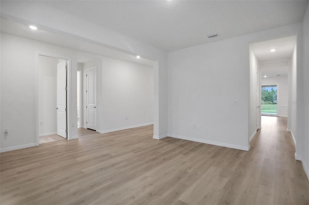 En Venta: $619,900 (6 camas, 3 baños, 3550 Pies cuadrados)