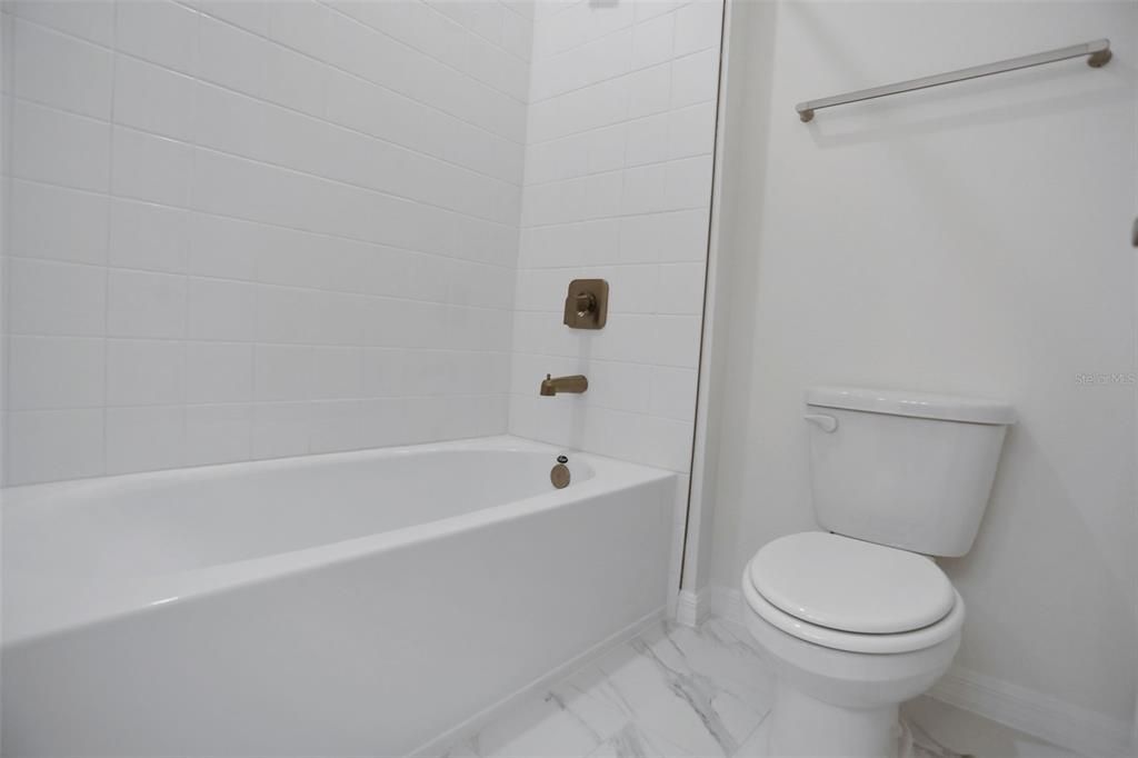 En Venta: $619,900 (6 camas, 3 baños, 3550 Pies cuadrados)