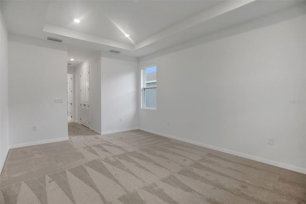 En Venta: $619,900 (6 camas, 3 baños, 3550 Pies cuadrados)