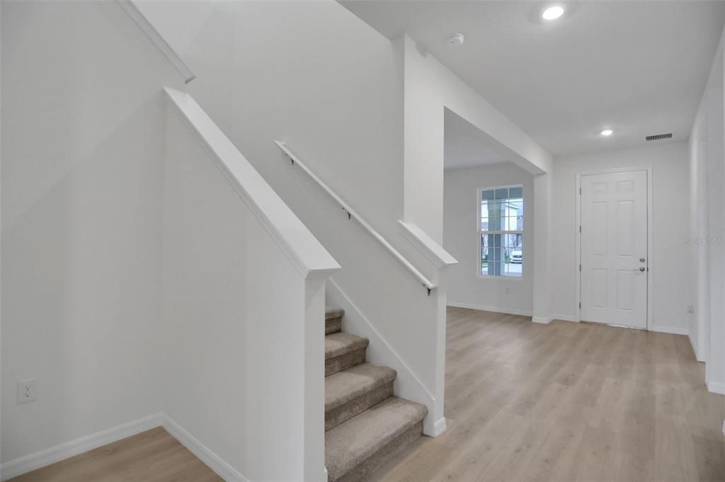 En Venta: $619,900 (6 camas, 3 baños, 3550 Pies cuadrados)