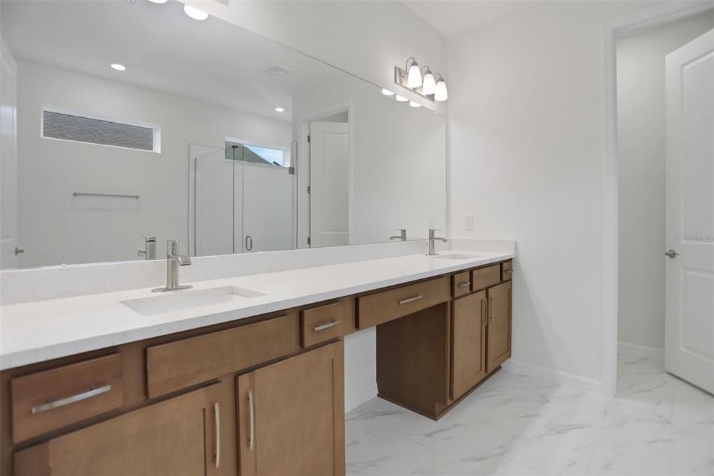 En Venta: $619,900 (6 camas, 3 baños, 3550 Pies cuadrados)