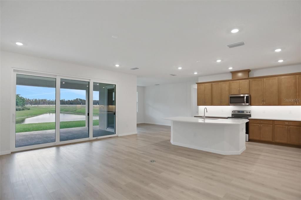 En Venta: $619,900 (6 camas, 3 baños, 3550 Pies cuadrados)