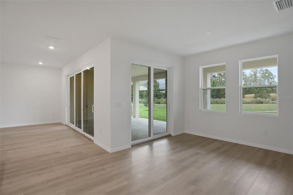 En Venta: $619,900 (6 camas, 3 baños, 3550 Pies cuadrados)