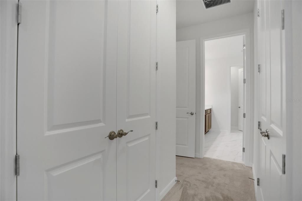 En Venta: $619,900 (6 camas, 3 baños, 3550 Pies cuadrados)