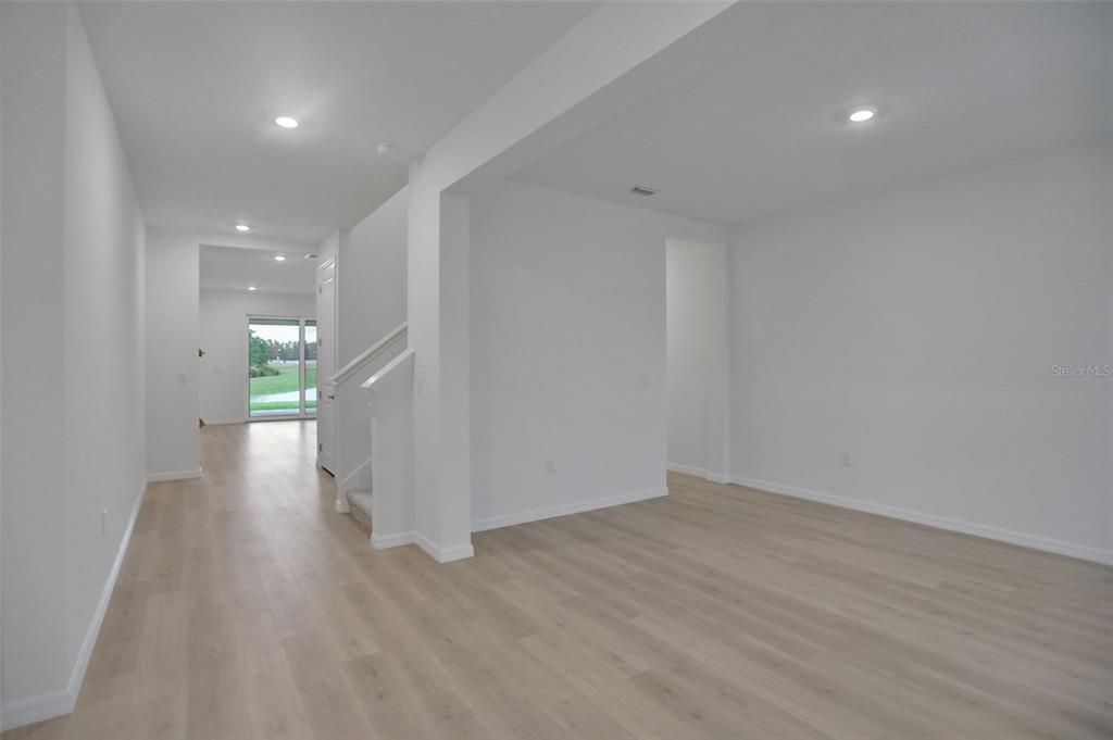 En Venta: $619,900 (6 camas, 3 baños, 3550 Pies cuadrados)