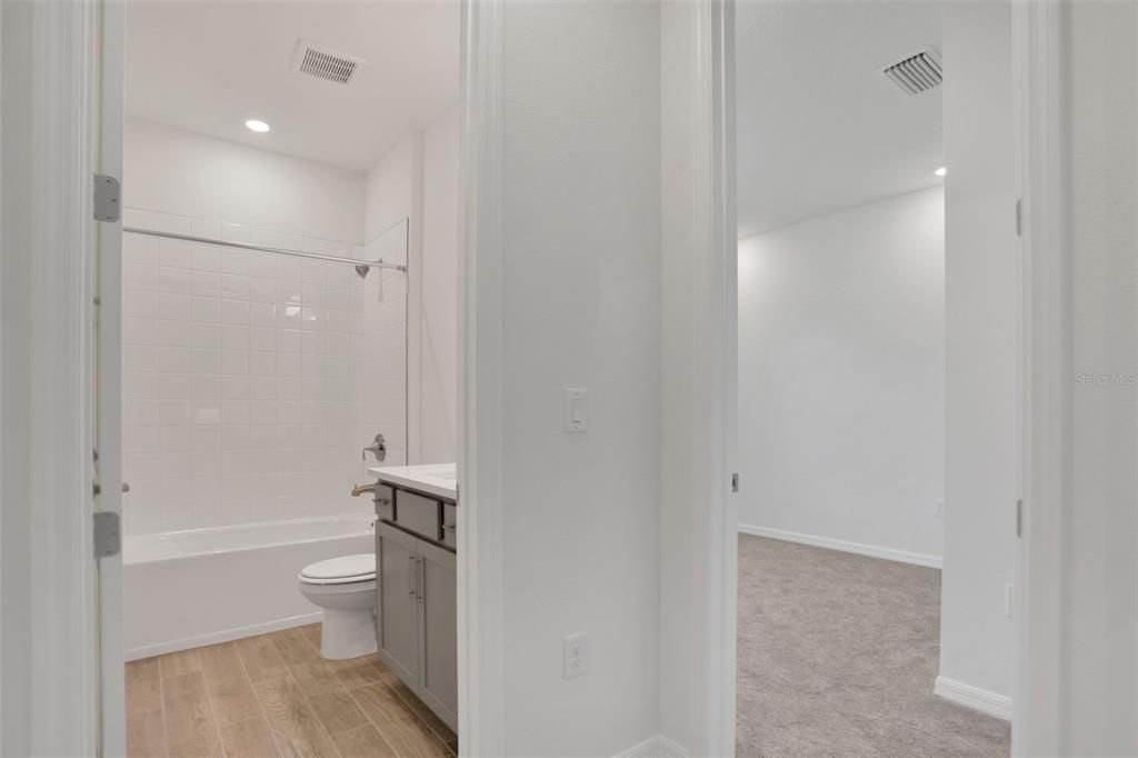 待售: $599,990 (4 贝兹, 3 浴室, 2687 平方英尺)