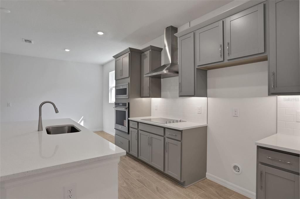 待售: $599,990 (4 贝兹, 3 浴室, 2687 平方英尺)