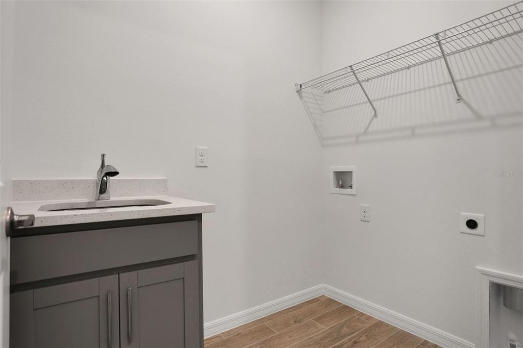 待售: $599,990 (4 贝兹, 3 浴室, 2687 平方英尺)