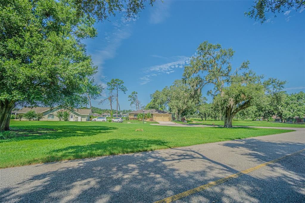 На продажу: $74,900 (0.23 acres)