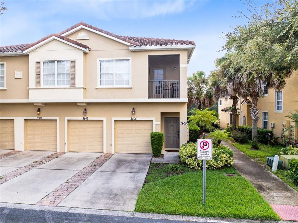 Active With Contract: $265,000 (2 beds, 2 baths, 1015 Square Feet)