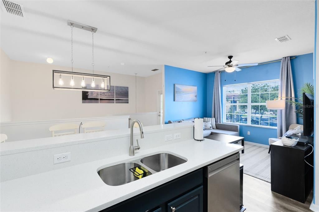 Active With Contract: $265,000 (2 beds, 2 baths, 1015 Square Feet)