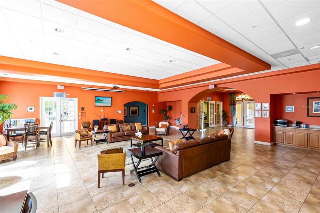 Active With Contract: $265,000 (2 beds, 2 baths, 1015 Square Feet)