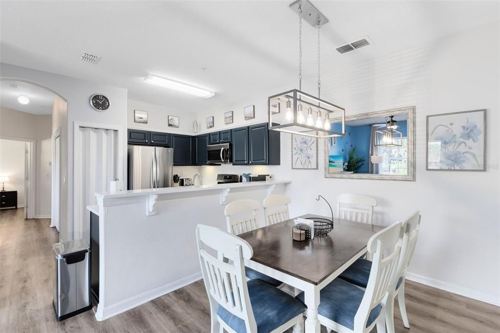 Active With Contract: $265,000 (2 beds, 2 baths, 1015 Square Feet)