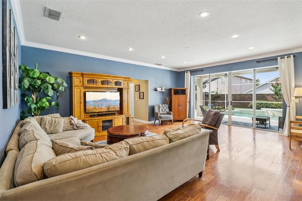 For Sale: $774,994 (5 beds, 3 baths, 3525 Square Feet)