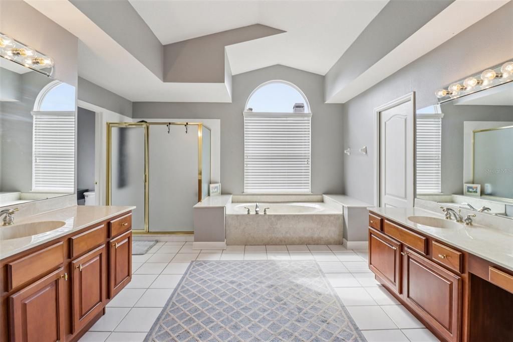 For Sale: $774,994 (5 beds, 3 baths, 3525 Square Feet)