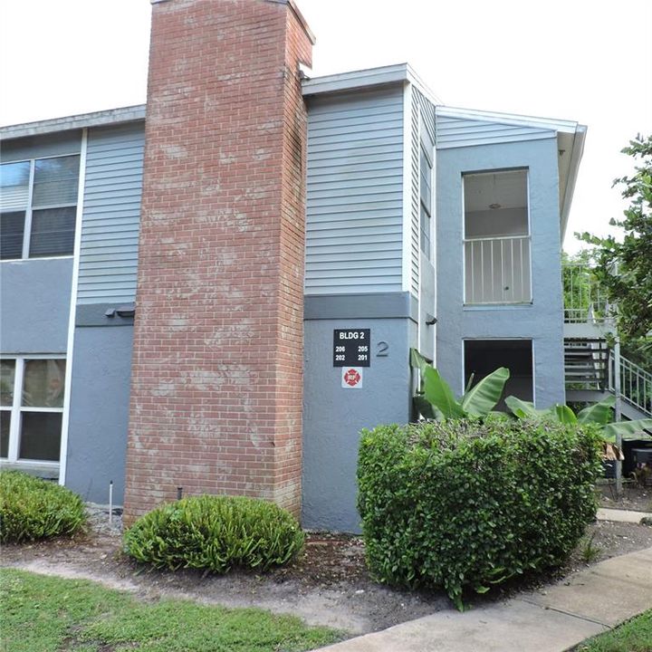 待售: $142,500 (2 贝兹, 2 浴室, 912 平方英尺)