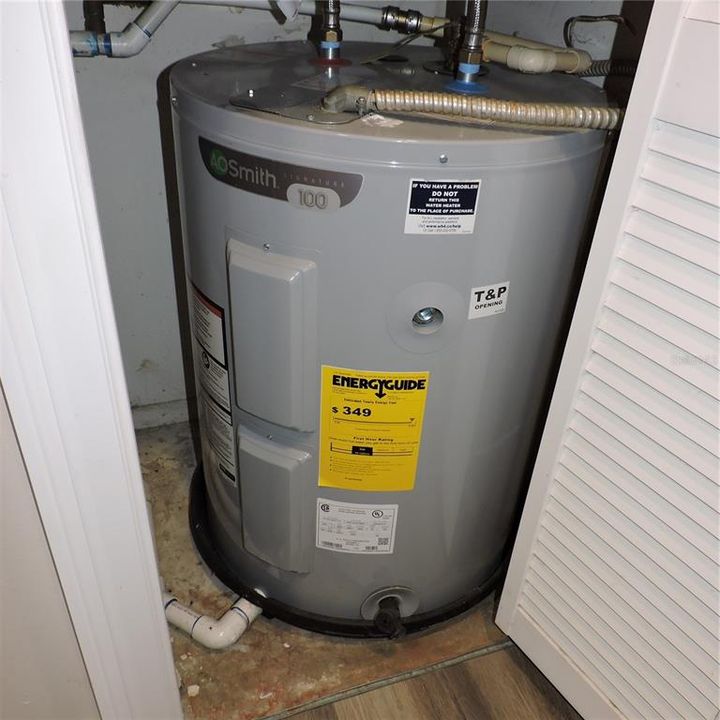 待售: $142,500 (2 贝兹, 2 浴室, 912 平方英尺)