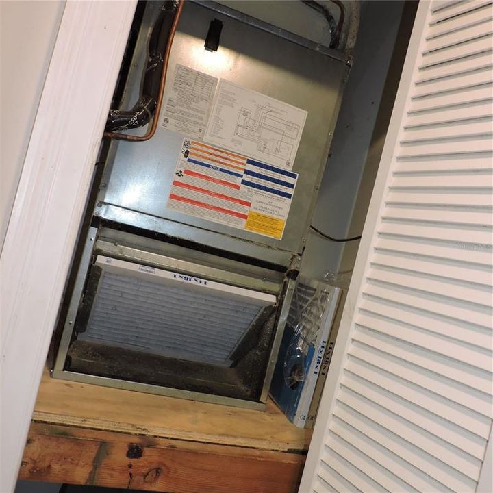 待售: $142,500 (2 贝兹, 2 浴室, 912 平方英尺)