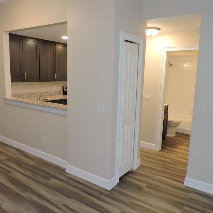 待售: $142,500 (2 贝兹, 2 浴室, 912 平方英尺)