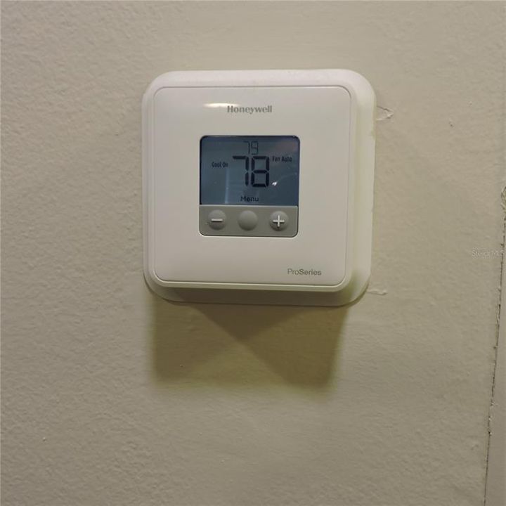 待售: $142,500 (2 贝兹, 2 浴室, 912 平方英尺)