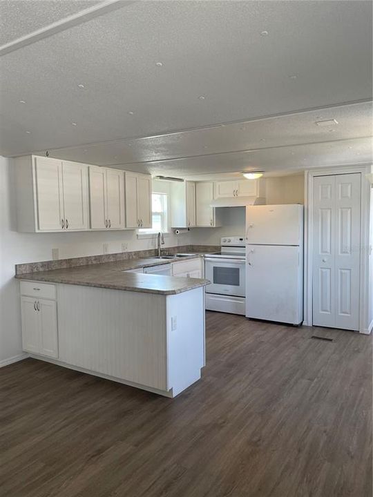 En Venta: $147,000 (2 camas, 2 baños, 924 Pies cuadrados)