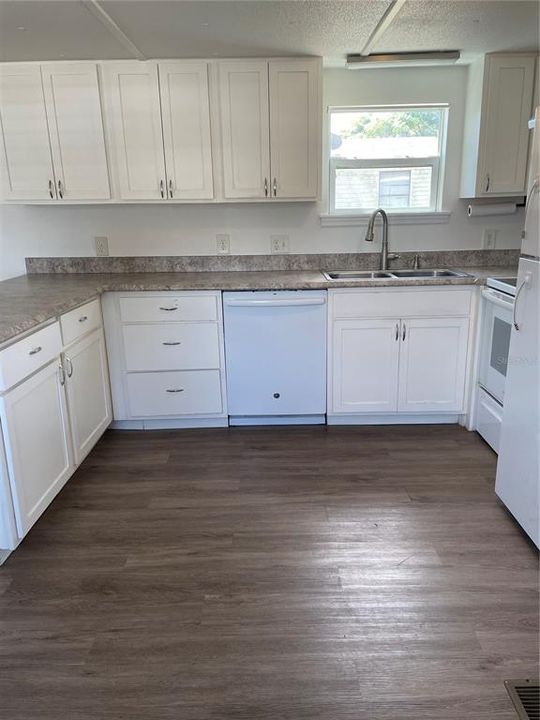 En Venta: $147,000 (2 camas, 2 baños, 924 Pies cuadrados)