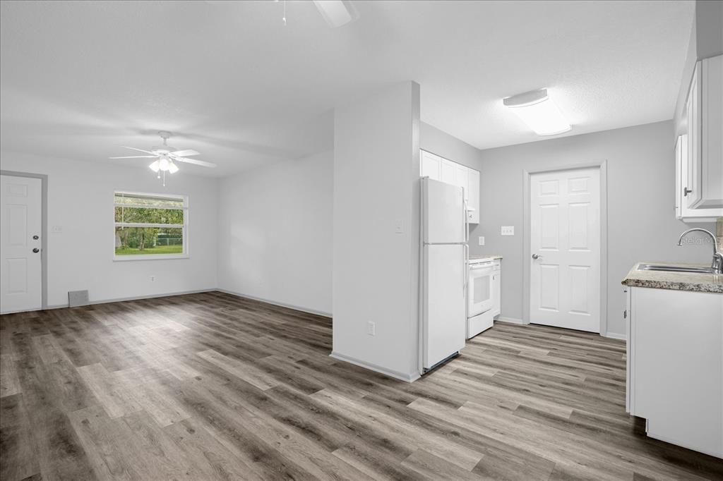 出租: $1,750 (3 贝兹, 2 浴室, 1026 平方英尺)