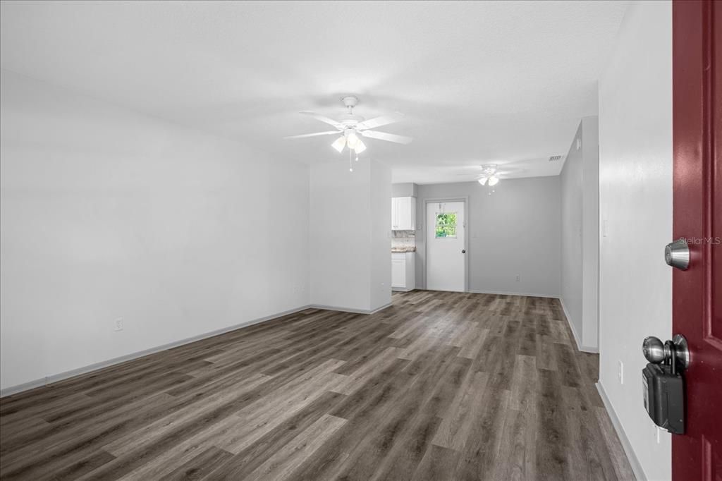 出租: $1,750 (3 贝兹, 2 浴室, 1026 平方英尺)