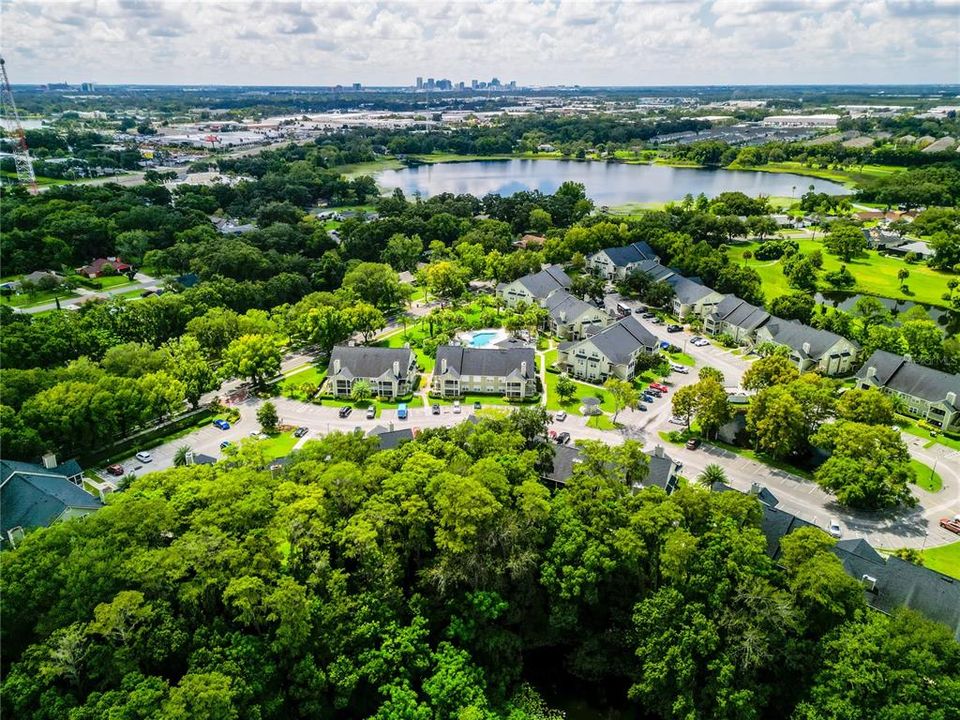 合同活跃: $175,000 (2 贝兹, 2 浴室, 1097 平方英尺)