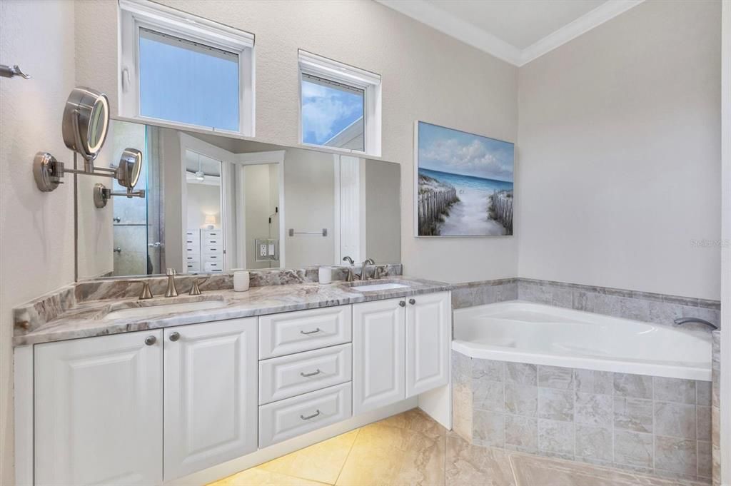 待售: $1,899,999 (3 贝兹, 2 浴室, 2504 平方英尺)