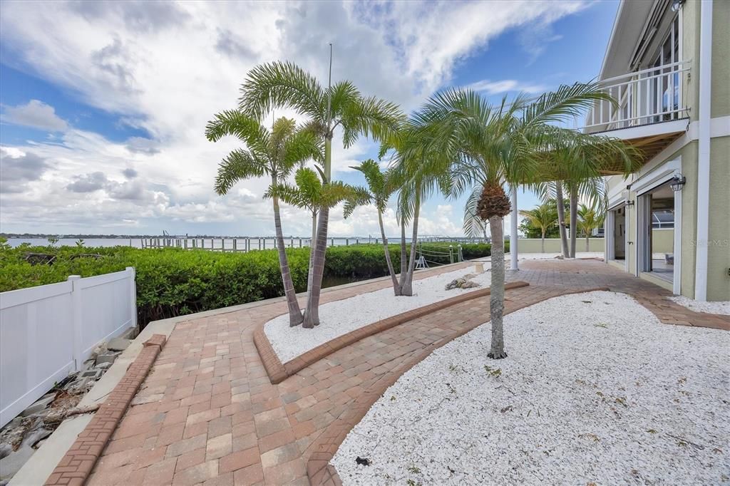 待售: $1,899,999 (3 贝兹, 2 浴室, 2504 平方英尺)