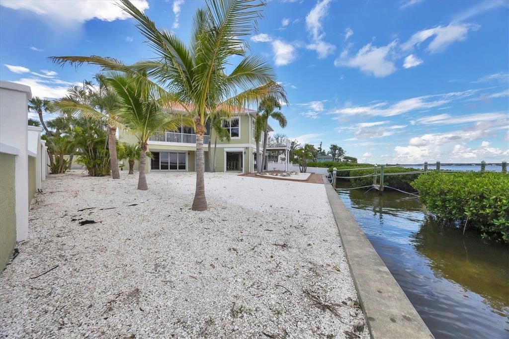 待售: $1,899,999 (3 贝兹, 2 浴室, 2504 平方英尺)