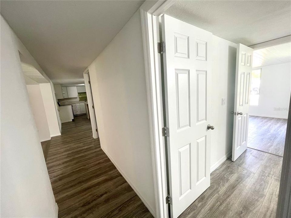 For Sale: $159,000 (2 beds, 1 baths, 1224 Square Feet)