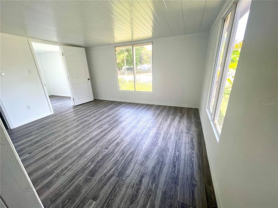 For Sale: $159,000 (2 beds, 1 baths, 1224 Square Feet)