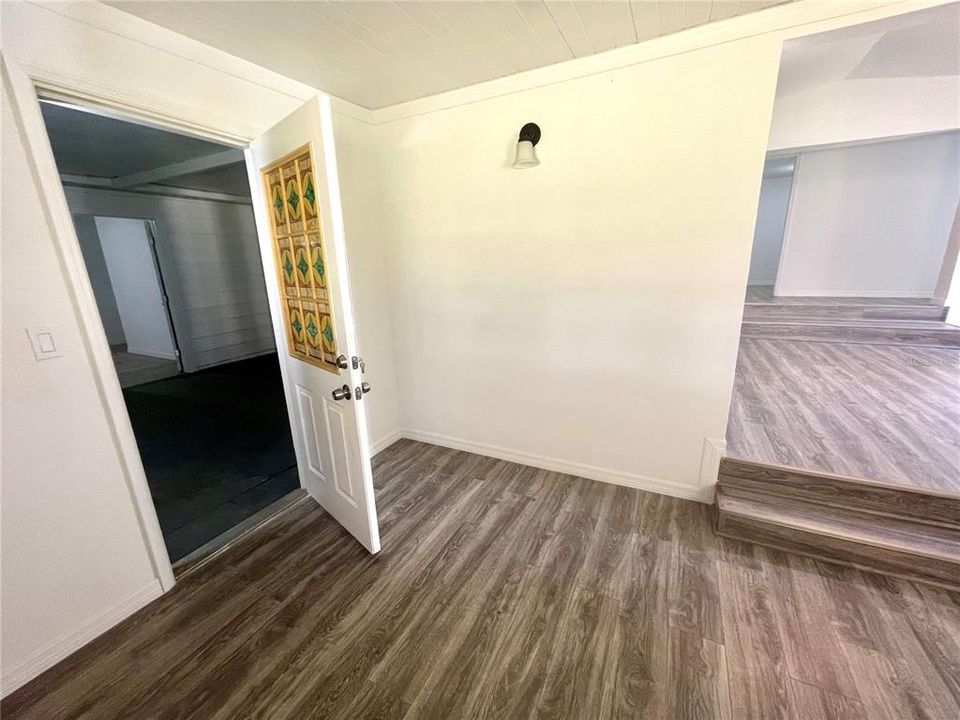 For Sale: $159,000 (2 beds, 1 baths, 1224 Square Feet)