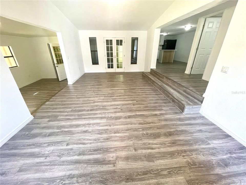 For Sale: $159,000 (2 beds, 1 baths, 1224 Square Feet)