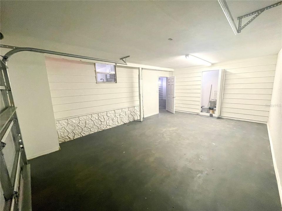 For Sale: $159,000 (2 beds, 1 baths, 1224 Square Feet)