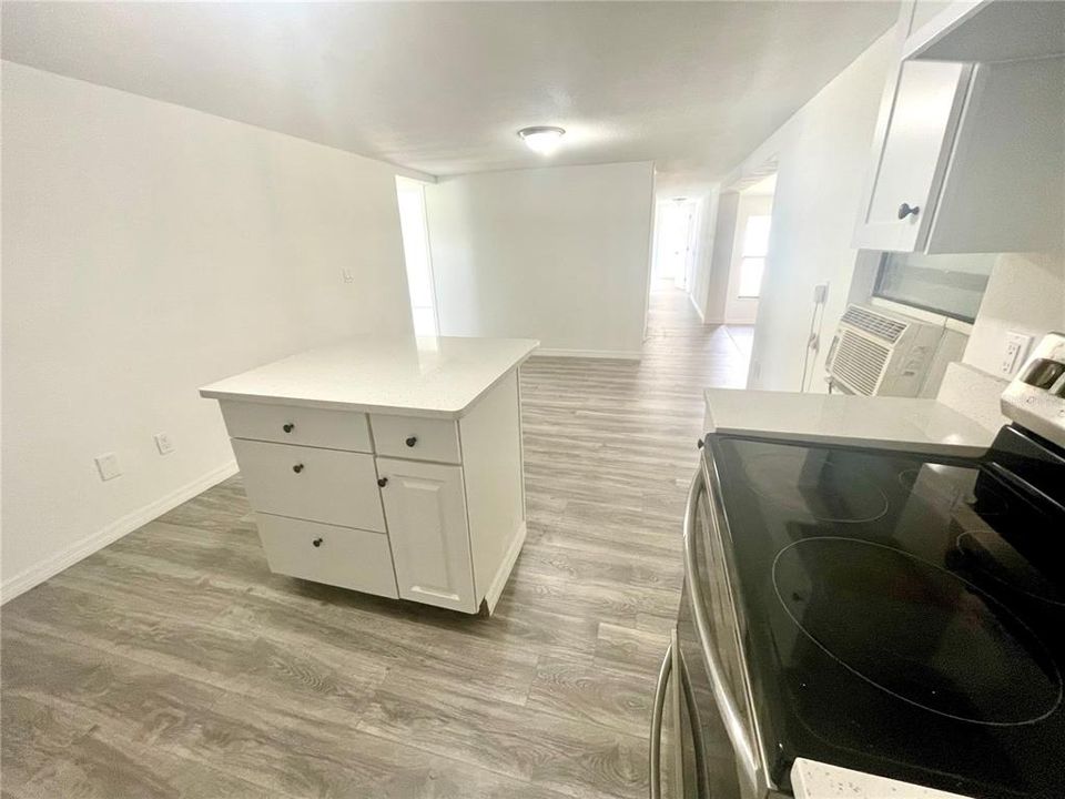 For Sale: $159,000 (2 beds, 1 baths, 1224 Square Feet)