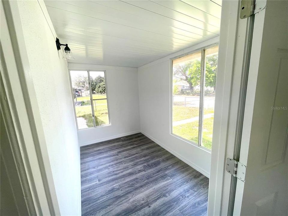 For Sale: $159,000 (2 beds, 1 baths, 1224 Square Feet)