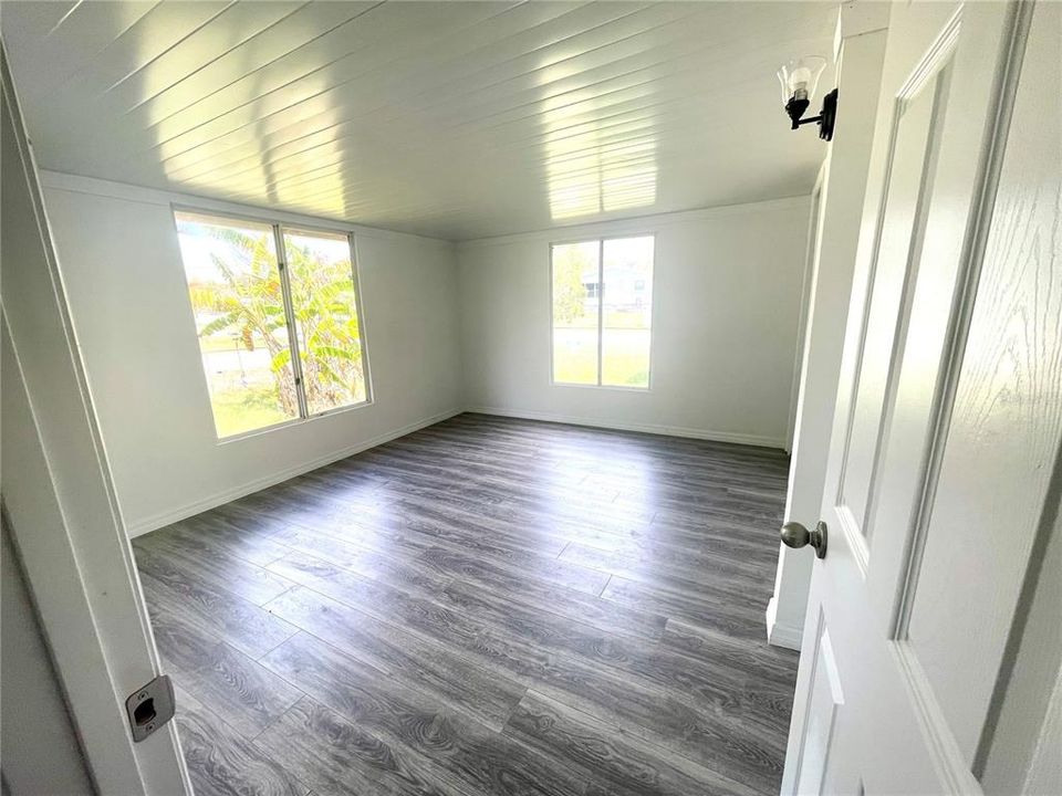 For Sale: $159,000 (2 beds, 1 baths, 1224 Square Feet)