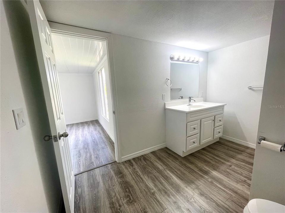 For Sale: $159,000 (2 beds, 1 baths, 1224 Square Feet)