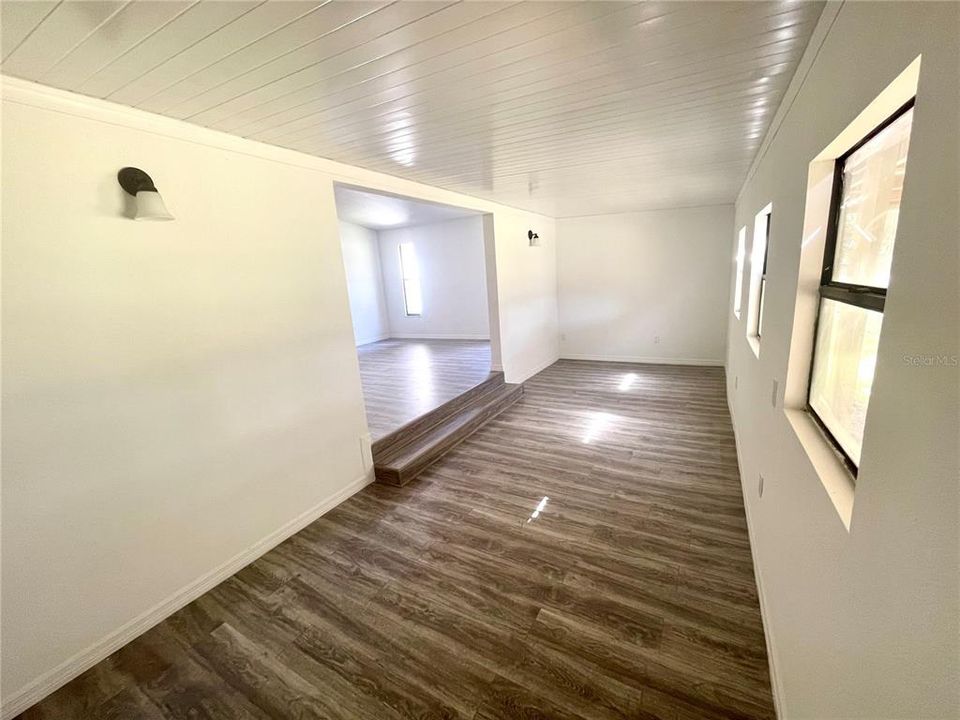 For Sale: $159,000 (2 beds, 1 baths, 1224 Square Feet)