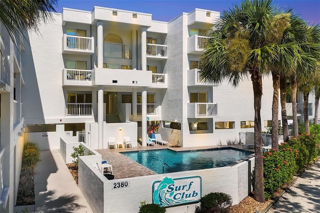 En Venta: $724,900 (3 camas, 2 baños, 1421 Pies cuadrados)