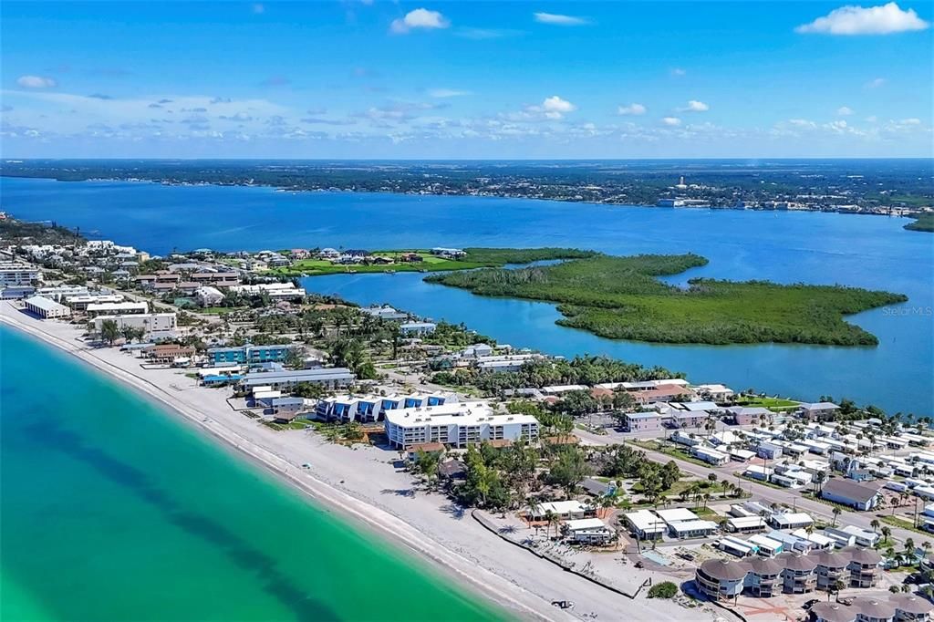 En Venta: $724,900 (3 camas, 2 baños, 1421 Pies cuadrados)