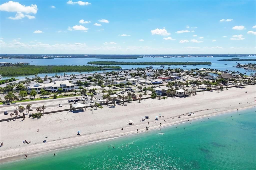 En Venta: $724,900 (3 camas, 2 baños, 1421 Pies cuadrados)