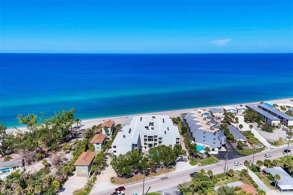 En Venta: $724,900 (3 camas, 2 baños, 1421 Pies cuadrados)