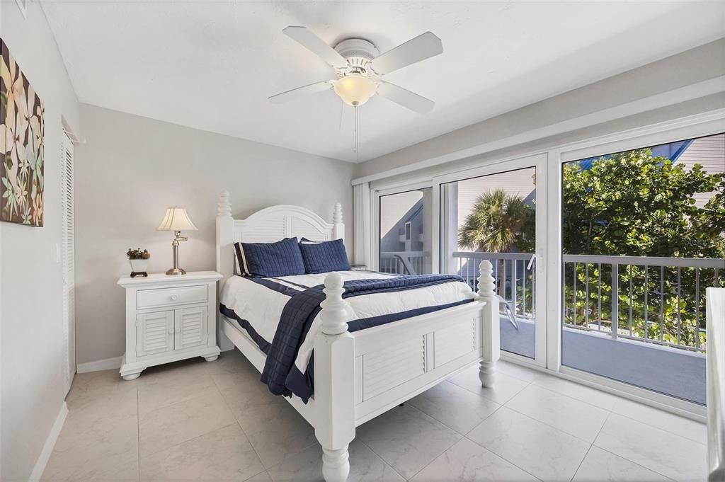 En Venta: $724,900 (3 camas, 2 baños, 1421 Pies cuadrados)